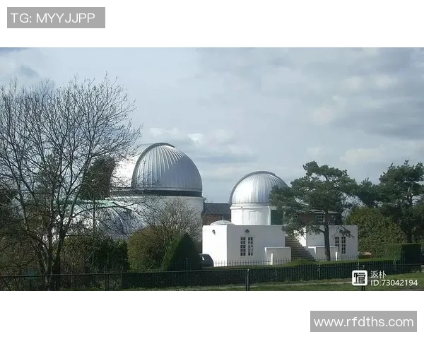 伊萨克的传奇人生与科学探索之旅:从天文学到物理学的辉煌成就